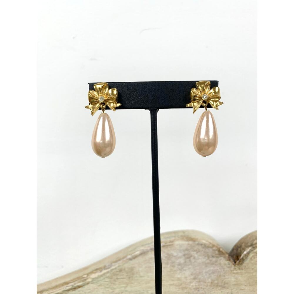 Vintage Avon Pink Gold Faux Pearl Drop Earrings Bow Rhinestone Post Romantic